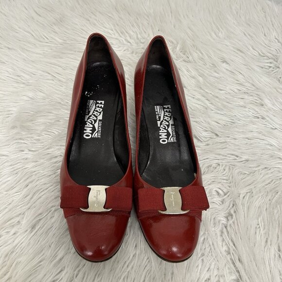 Vintage Salvatore Ferragamo 1980’s Red Vara Patent Bow Pump Kitten Heel Size 9AA - Picture 1 of 10